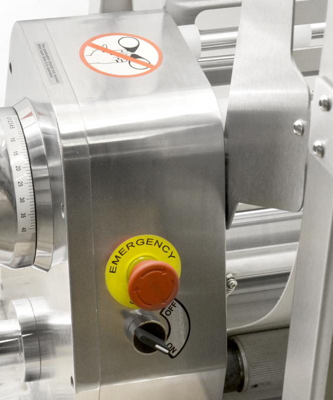 Stainless Steel Floor Model Dough Sheeter with 82-inch Conveyor Length and 0.5 HP